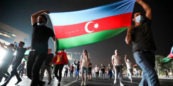 Vojenský útok v Náhorním Karabachu. Arménci a Ázerbájdžánci se obviňují
