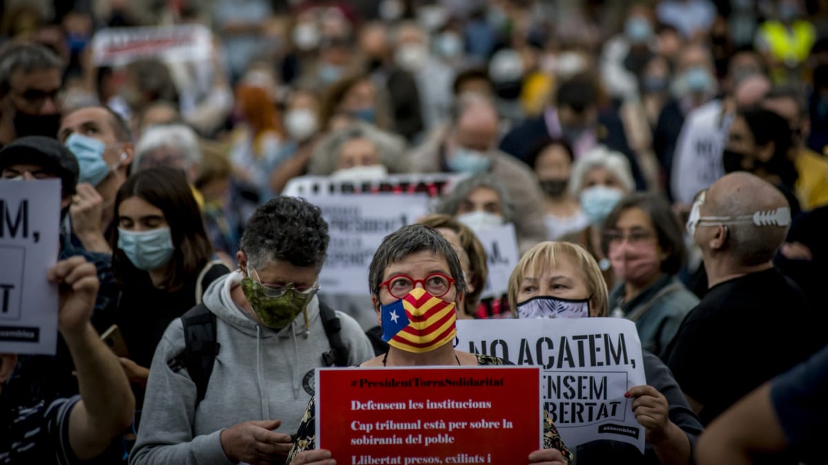 Separatistické organizace v reakci na verdikt španělského Nejvyššího soudu svolaly manifestace do řady katalánských měst.