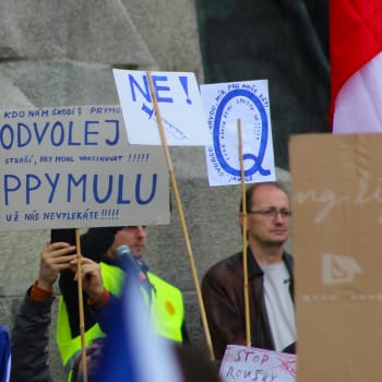 Demonstrace proti koronavirovým opatřením v Praze.