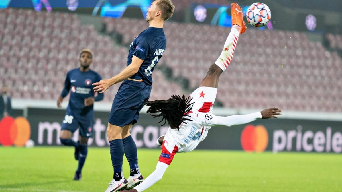 Slavia přišla nešťastně o Ligu mistrů. Zápas s Midtjyllandem rozhodla přísně opakovaná penalta.