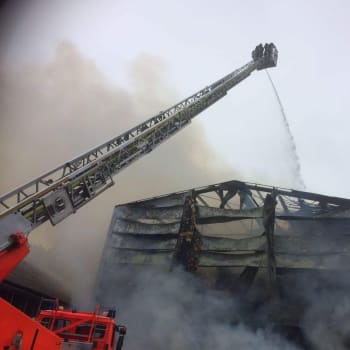 Požár haly se senem na Náchodsku způsobil škodu asi 9 milionů korun