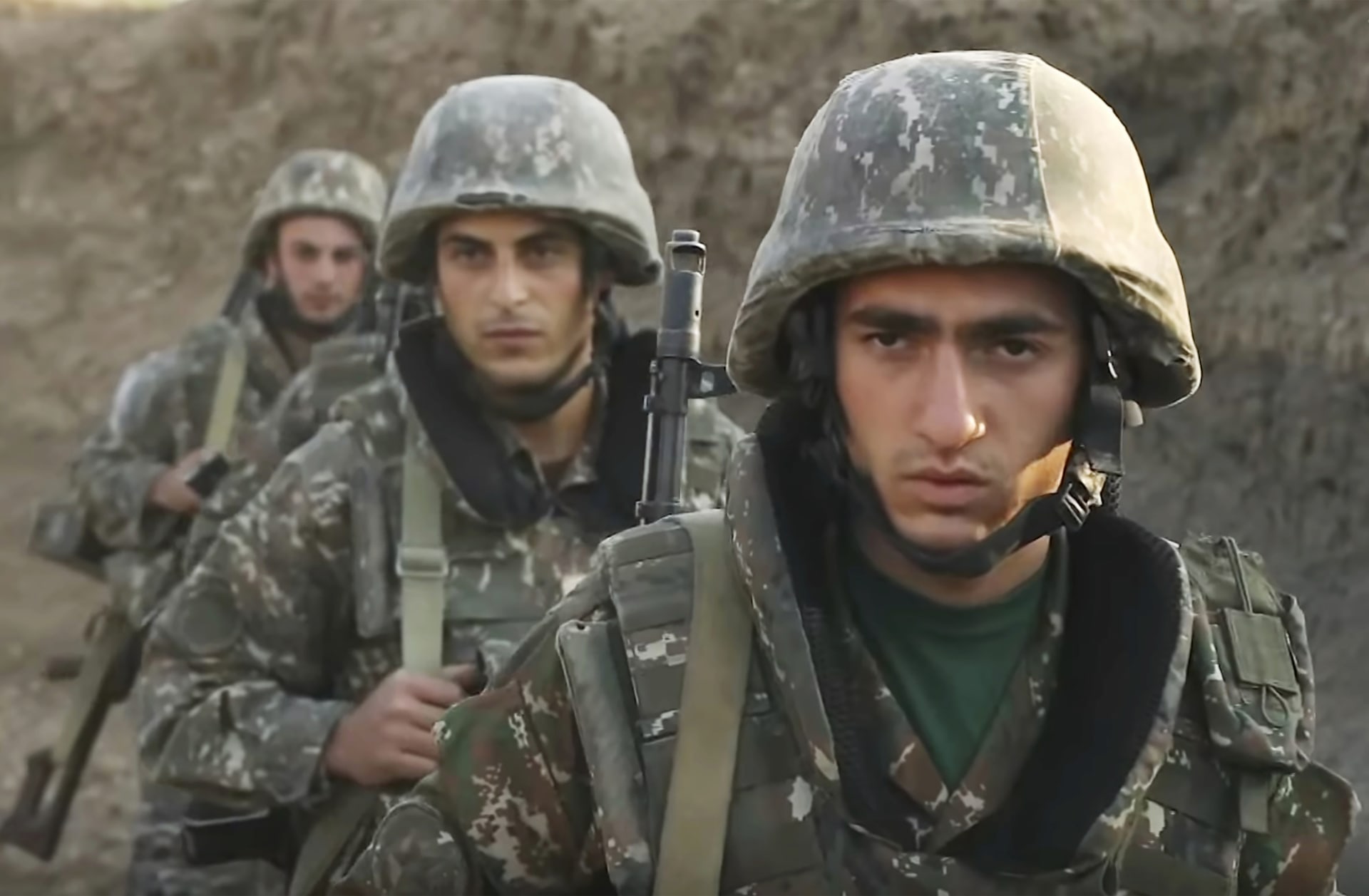 Arménští vojáci na stráži v Náhorním Karabachu. 