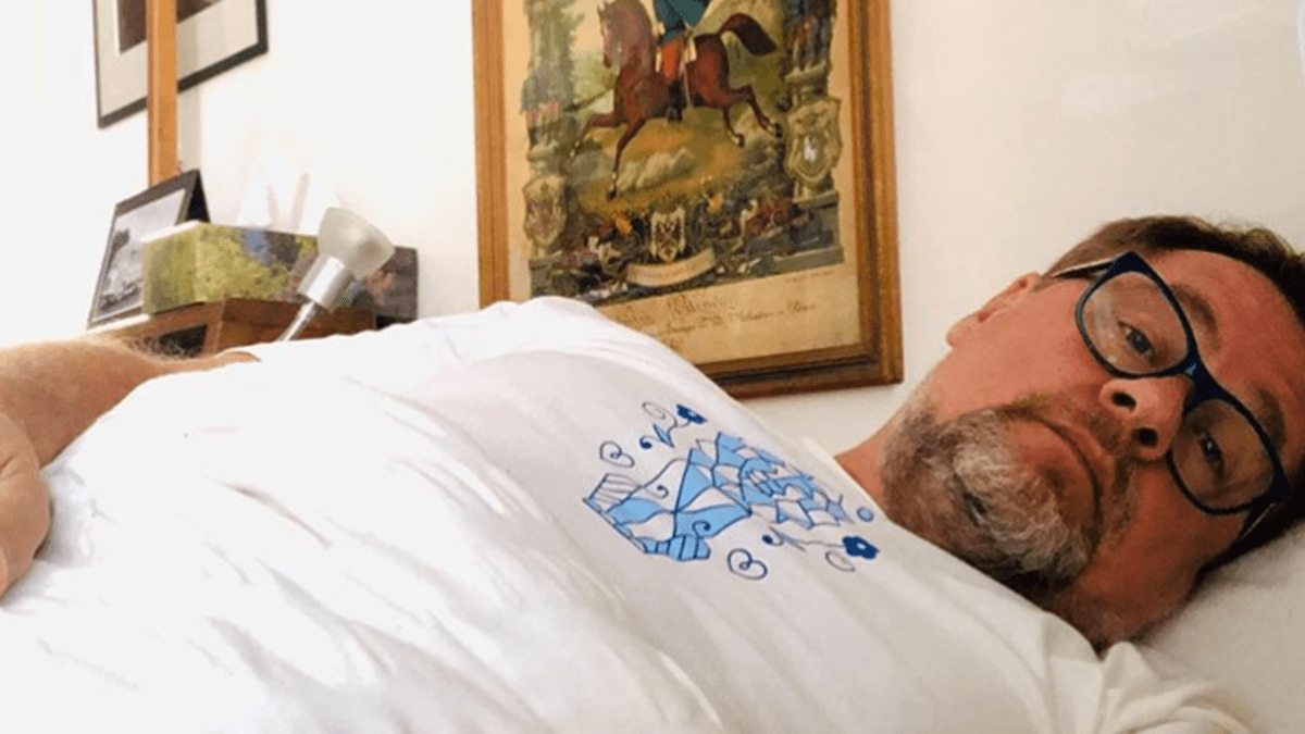Umělec Václav Kopta bojuje s koronavirem. 