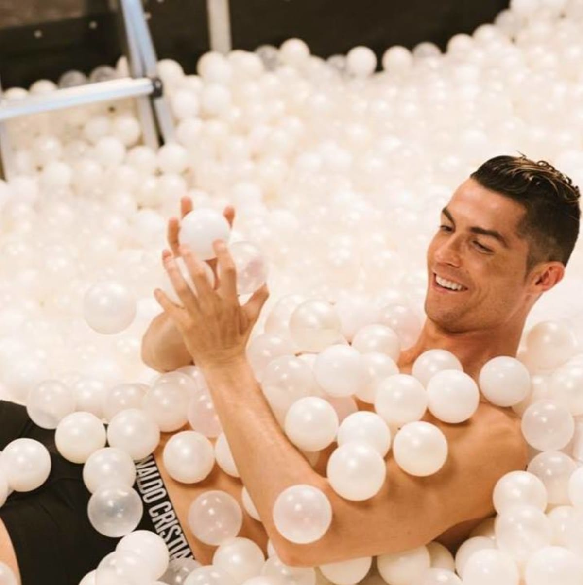 Cristiano Ronaldo je podle majitele seznamky gay.
