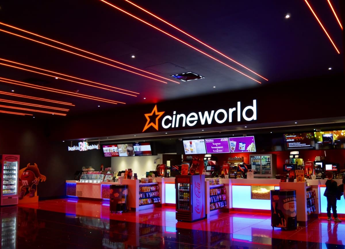 Společnost Cineworld kvůli koronaviru dočasně uzavře kina.