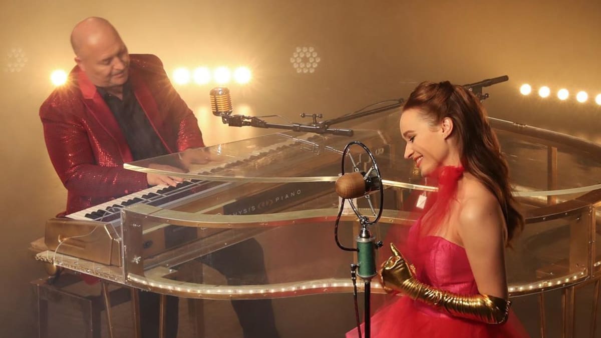 Fotografie z natáčení videoklipu Na dlani od Michala Davida a slovenské zpěvačky Kristíny. 