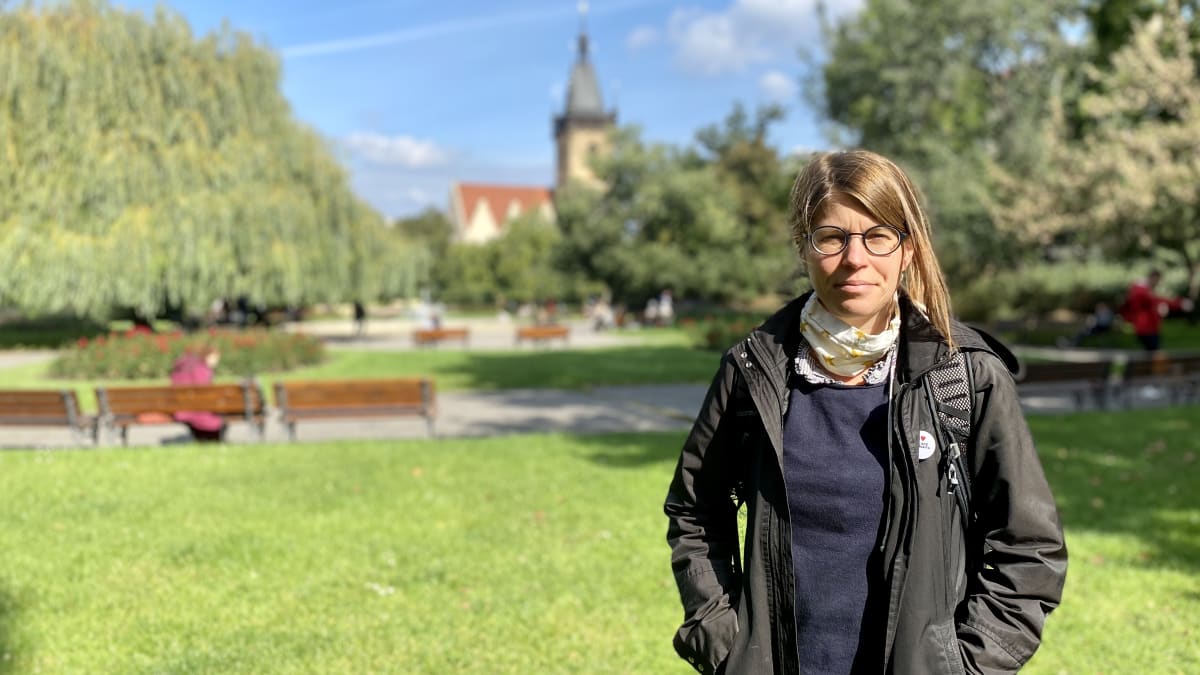 Historička architektury Eva Novotná na Karlově náměstí, o které se zajímá.