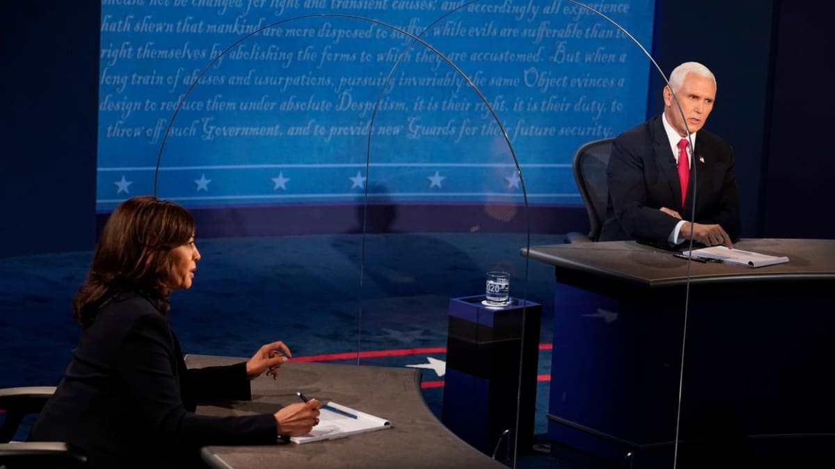 Viceprezidentská televizní debata mezi Mike Pencem a Kamalou Harrisovou.