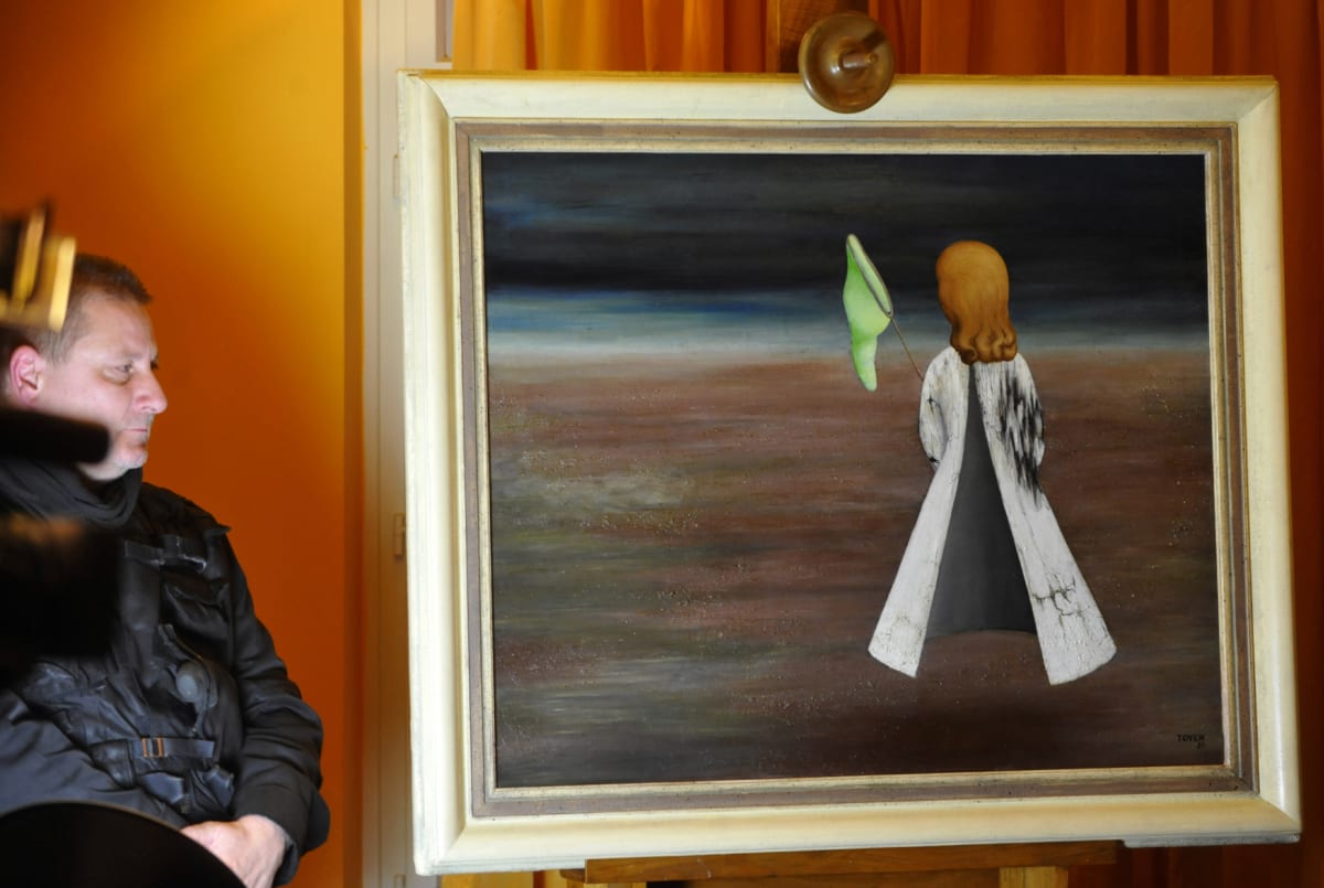 V roce 2009 se za rekordních 20 milionů korun vydražil excelentní obraz od Toyen Spící.