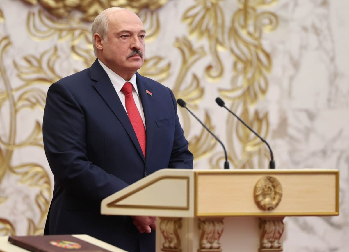 Alexandr Lukašenko při své spěšné inauguraci 23. září 2020.