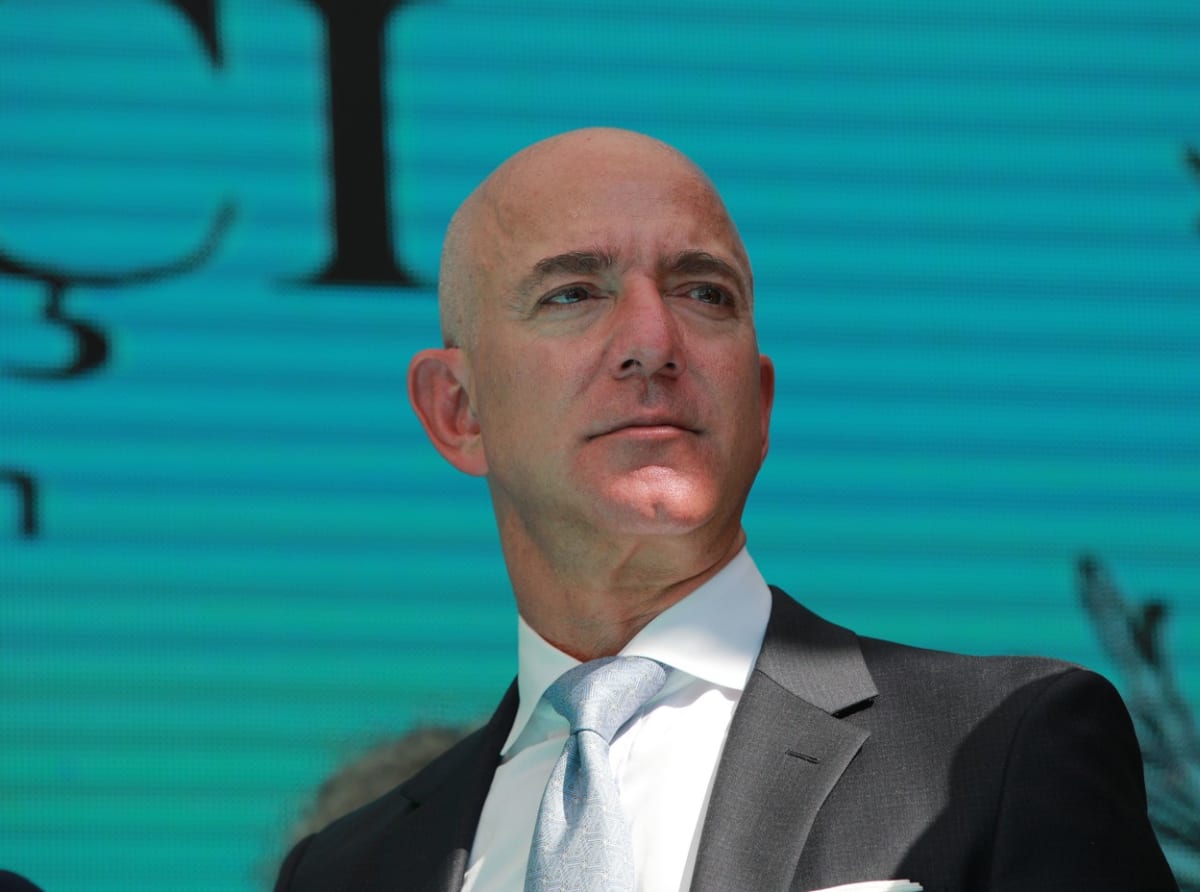 Nejbohatším mužem planety i během koronavirové pandemie zůstal Jeff Bezos. Jeho majetek se odhaduje na 194 miliard dolarů.