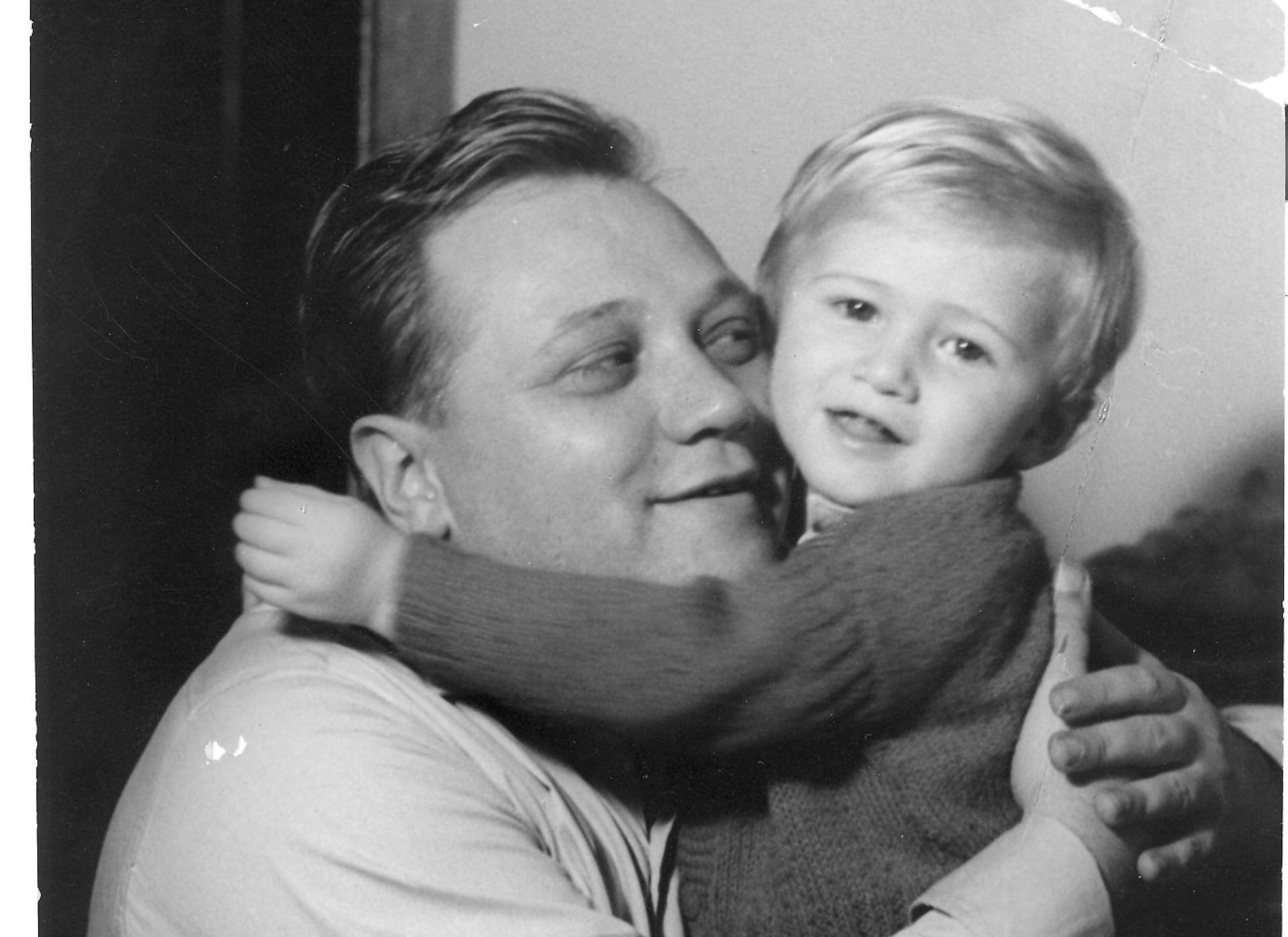 Rudolf Hrušínský se synem Janem v roce 1958.