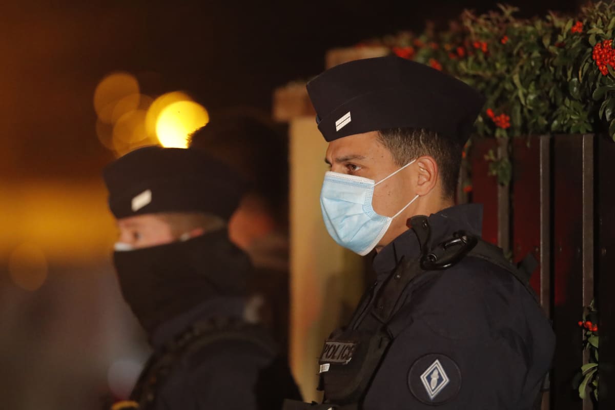 Francouzská policie útok vyšetřuje jako teroristický.