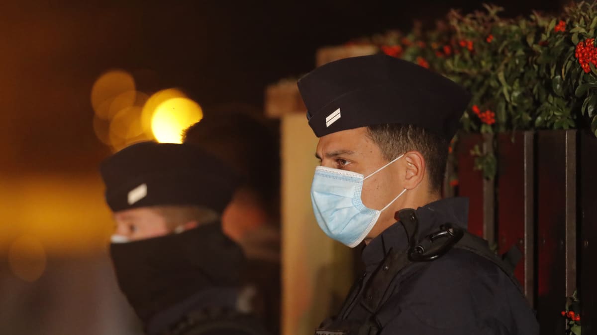 Francouzská policie útok vyšetřuje jako teroristický.