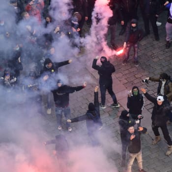 Demonstrace ultras na Staroměstském náměstí v Praze