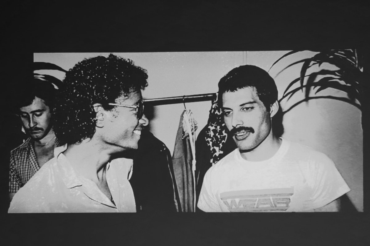 Freddie během setkání s Michaelem Jacksonem. Oba k sobě chovali vzájemnou úctu. 