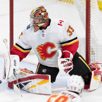 Hokejový gólman David Rittich si v brance Calgary Flames vysloužil přezdívku Big Save Dave.