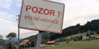 Koronavirus na hranicích: Máme větší disciplínu, tvrdí Slováci. Kazí nám to Praha, kontrují Češi