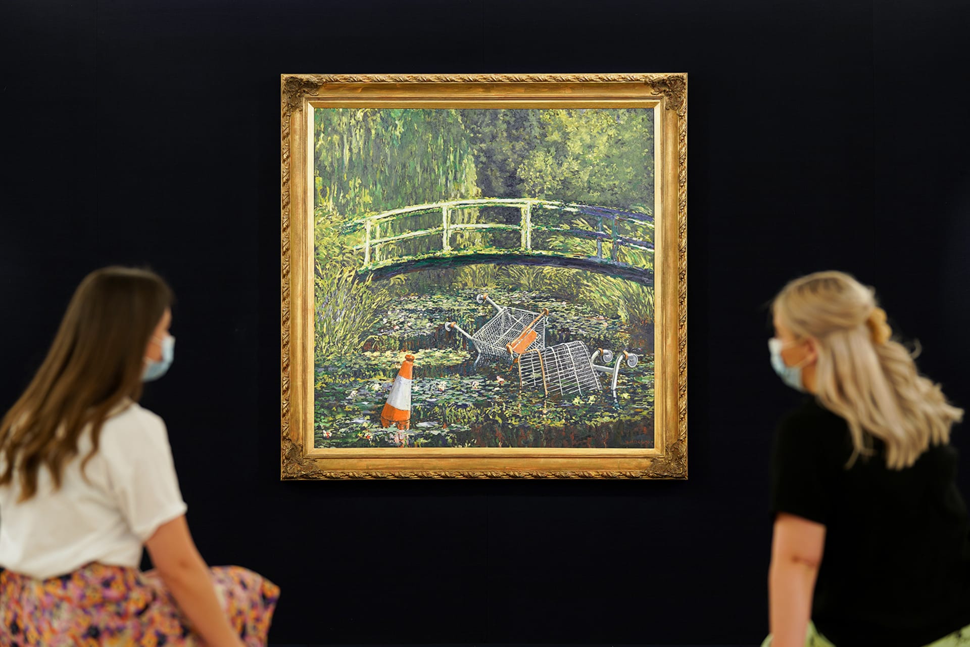Obraz s názvem Show me the Monet (Ukaž mi Moneta) vytvořil streetartový umělec Banksy.