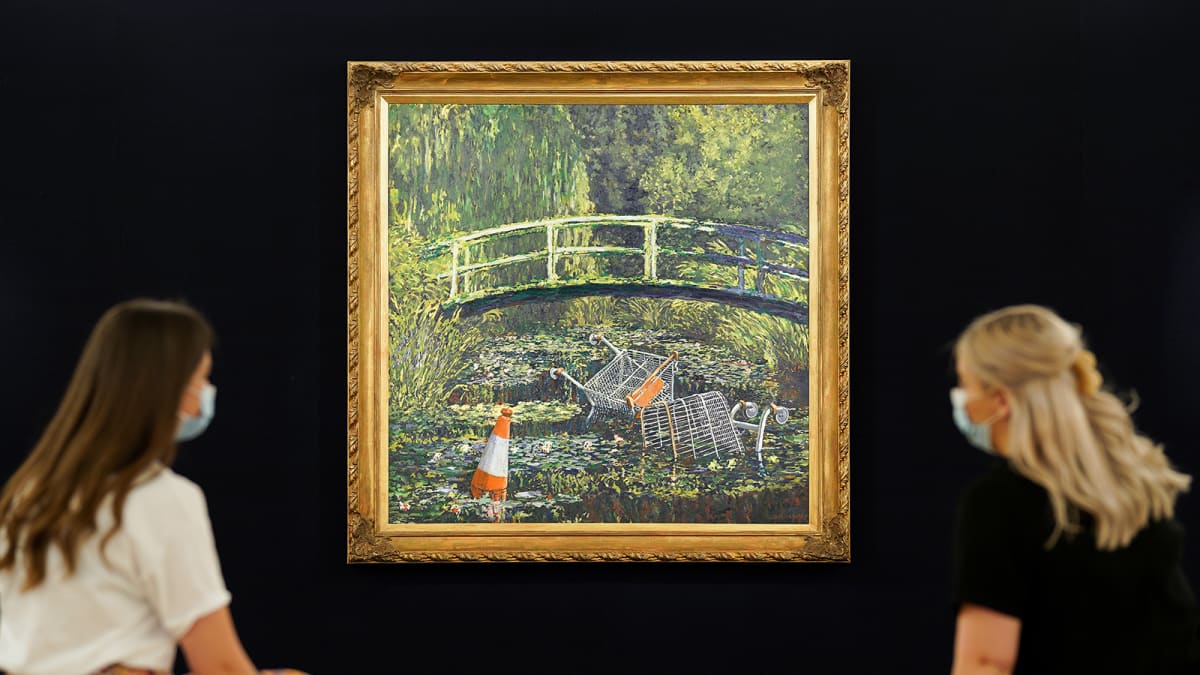 Obraz s názvem Show me the Monet (Ukaž mi Moneta) vytvořil streetartový umělec Banksy.