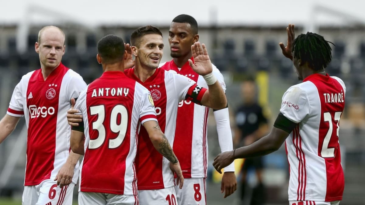 Hned třináctkrát se mohli fotbalisté Ajaxu Amsterdam v zápase proti Venlu radovat z gólu.