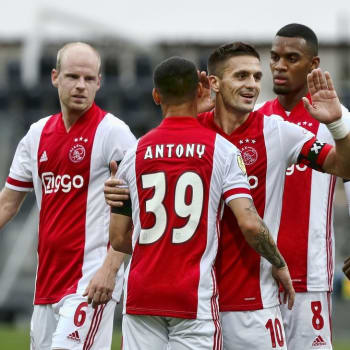 Hned třináctkrát se mohli fotbalisté Ajaxu Amsterdam radovat z gólu v zápase proti Venlu