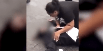 Šokující záběry. Policie zastřelila Afroameričana před očima rodiny, v USA se protestuje