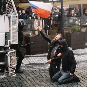 Demonstranti na Staroměstském náměstí