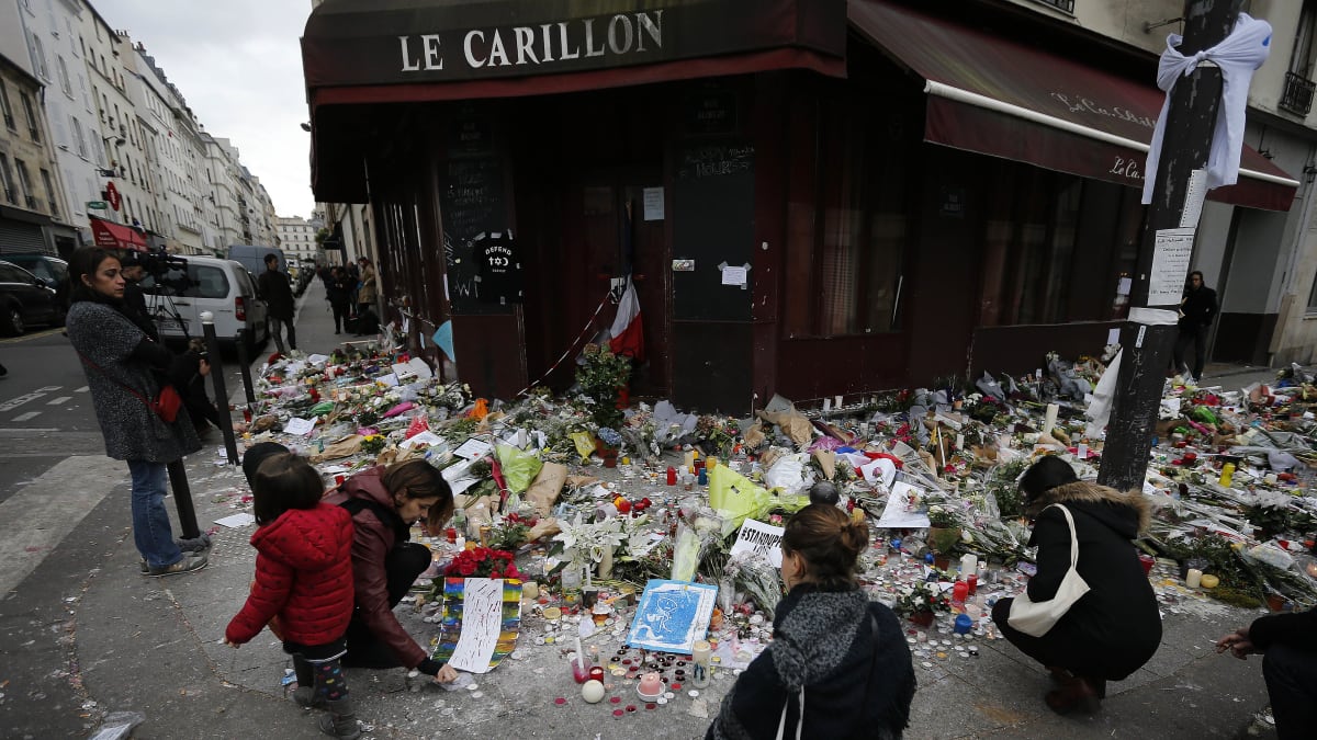 Francouzi po nejtragičtějším teroristickém útoku v listopadu 2015