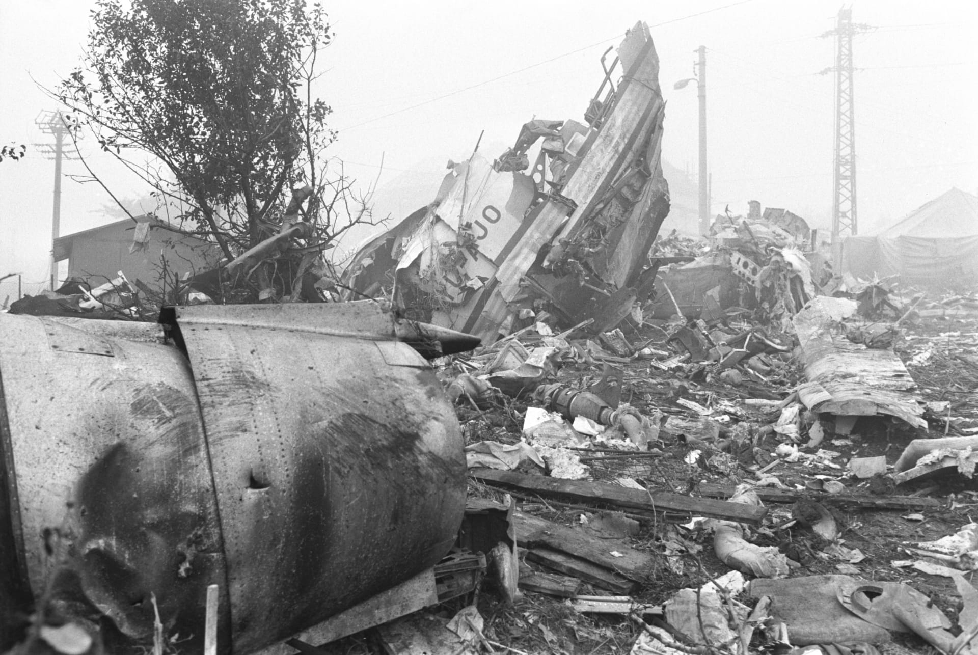 Pád letounu v pražském Suchdole je považován za největší leteckou nehodu u nás.
