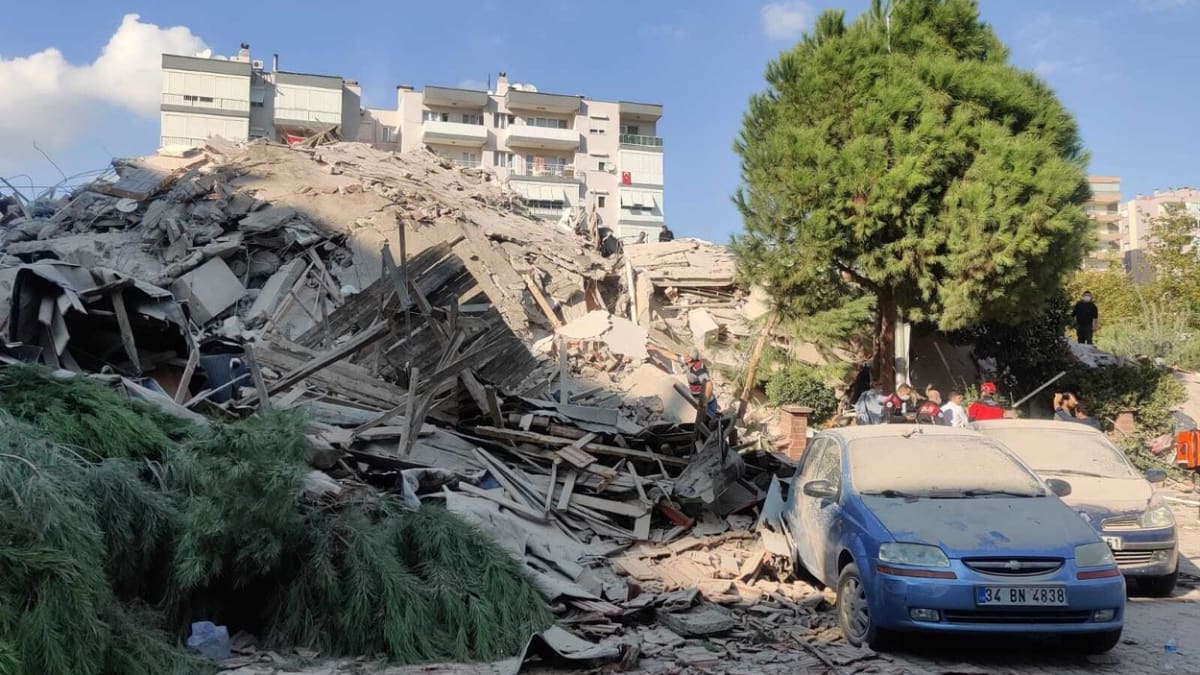 Zemětřesení v tureckém Izmiru.