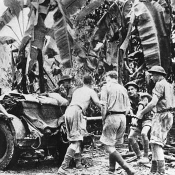 Japonský útok na spojenecká vojska bránící Britské Malajsko byl úspěšný, životem na to doplatil i Čech Silvestr Němec.