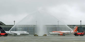 Se zpožděním 9 let se otevřelo nové letiště v Berlíně. Odletěl první linkový spoj