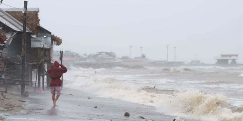 Tajfun Goni zasáhl Filipíny se silou větru až 225 km/h
