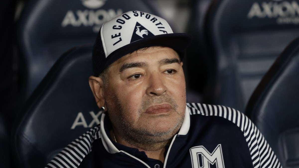 Diego Maradona je v nemocnici kvůli problémům psychického rázu, které by však neměly být závažné. 