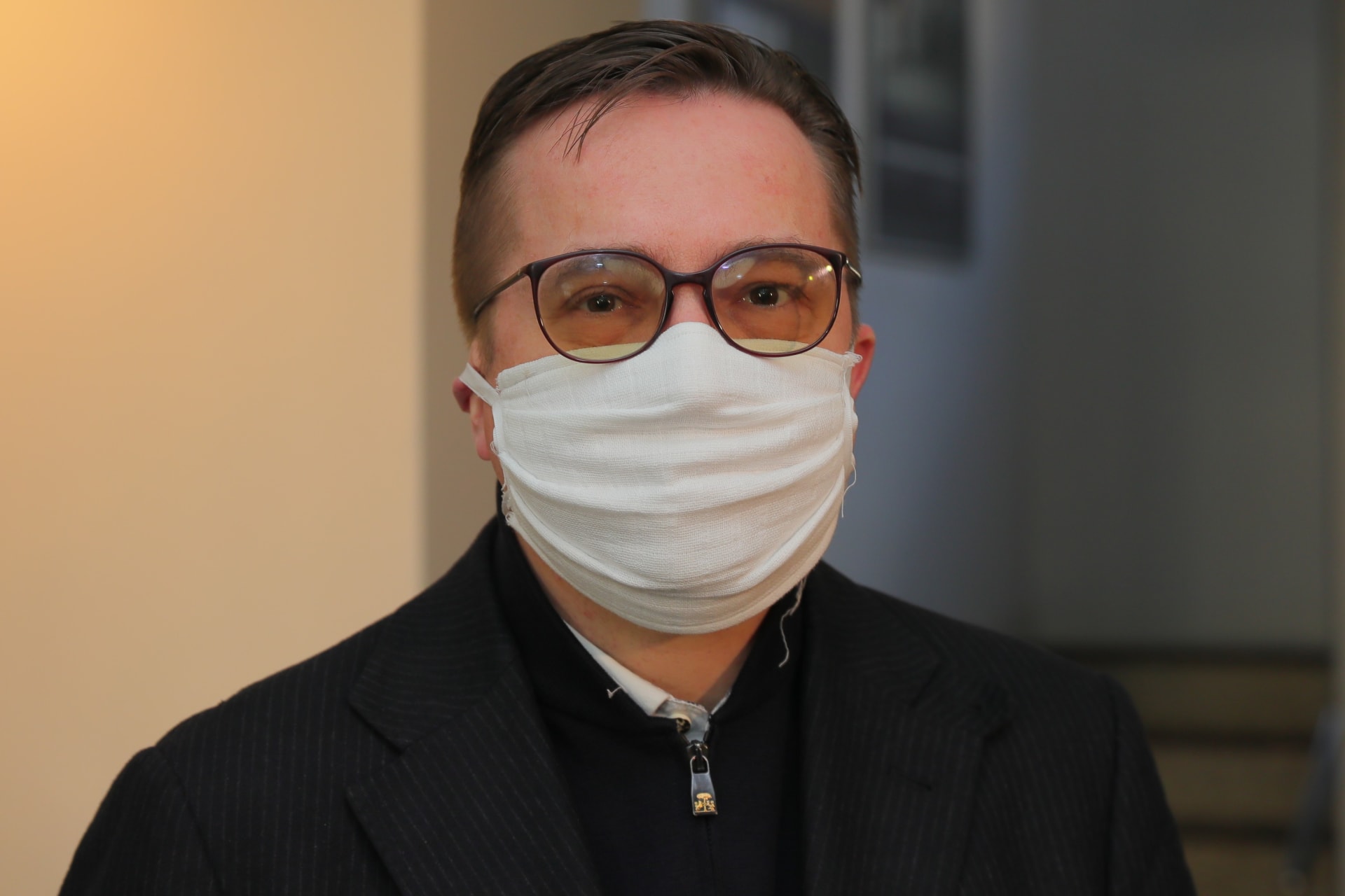 Stomatolog a prezident České stomatologické komory Roman Šmucler míní, že jsou úředníci příliš opatrní.