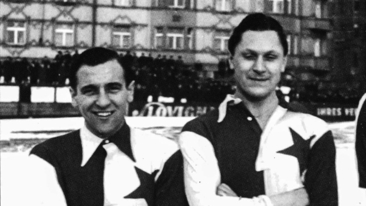 Josef Bican (vpravo) patří k největším legendám českého fotbalu. Nebýt války, daleko víc by se o něm vědělo i ve světě.