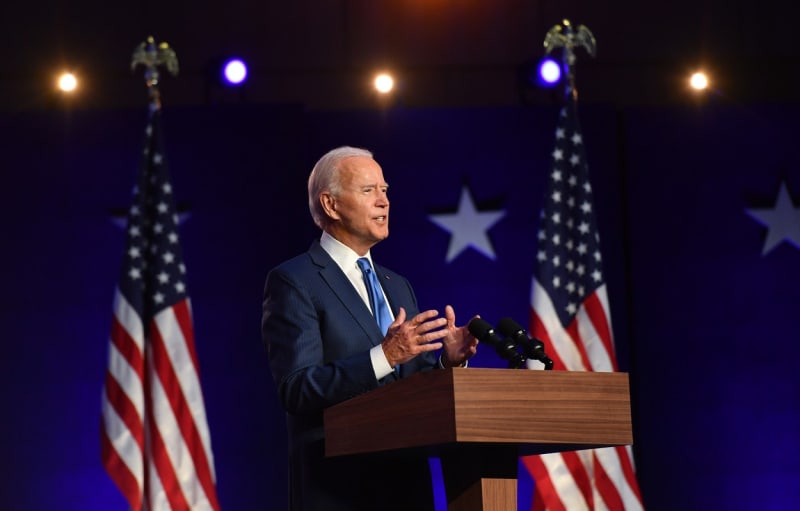 Joe Biden promlouvá po vyhraných volbách k Američanům. Foto z konce roku 2020.