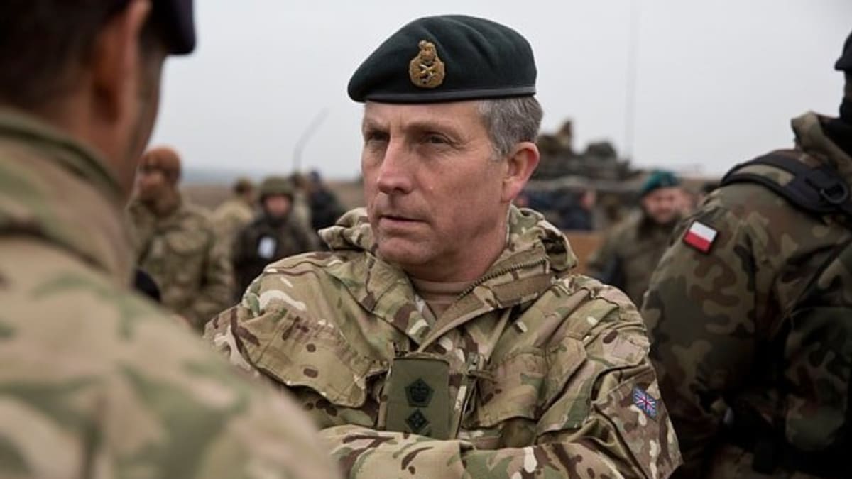 Šéf britských odzbrojených sil generál Nick Carter