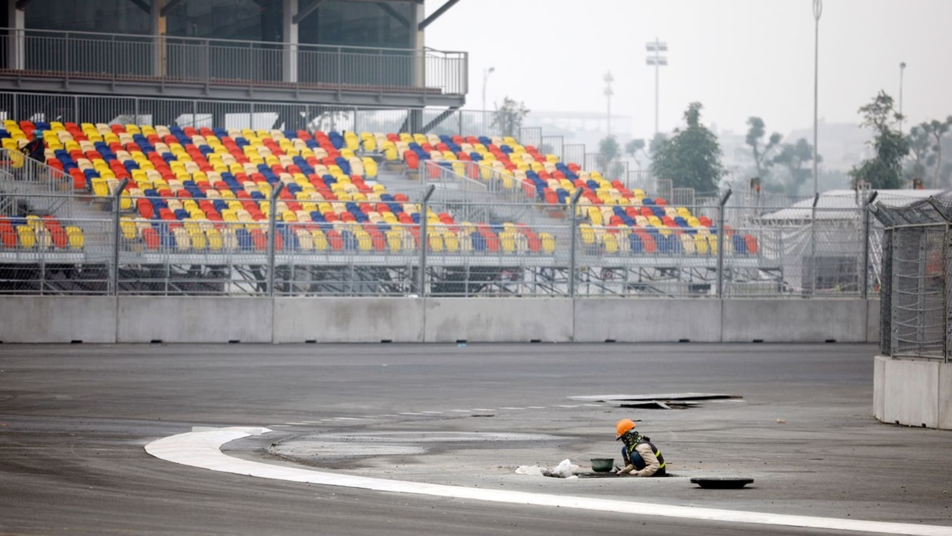 Okruh v Hanoji už byl nachystán na to, aby se na něm v dubnu poprvé jel závod formule 1. Nakonec se ale slavný seriál do Vietnamu v blízkých letech zřejmě nepodívá.