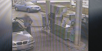 Řidič na čerpací stanici polil auto benzínem. Vyhrožoval, že ho vyhodí do vzduchu
