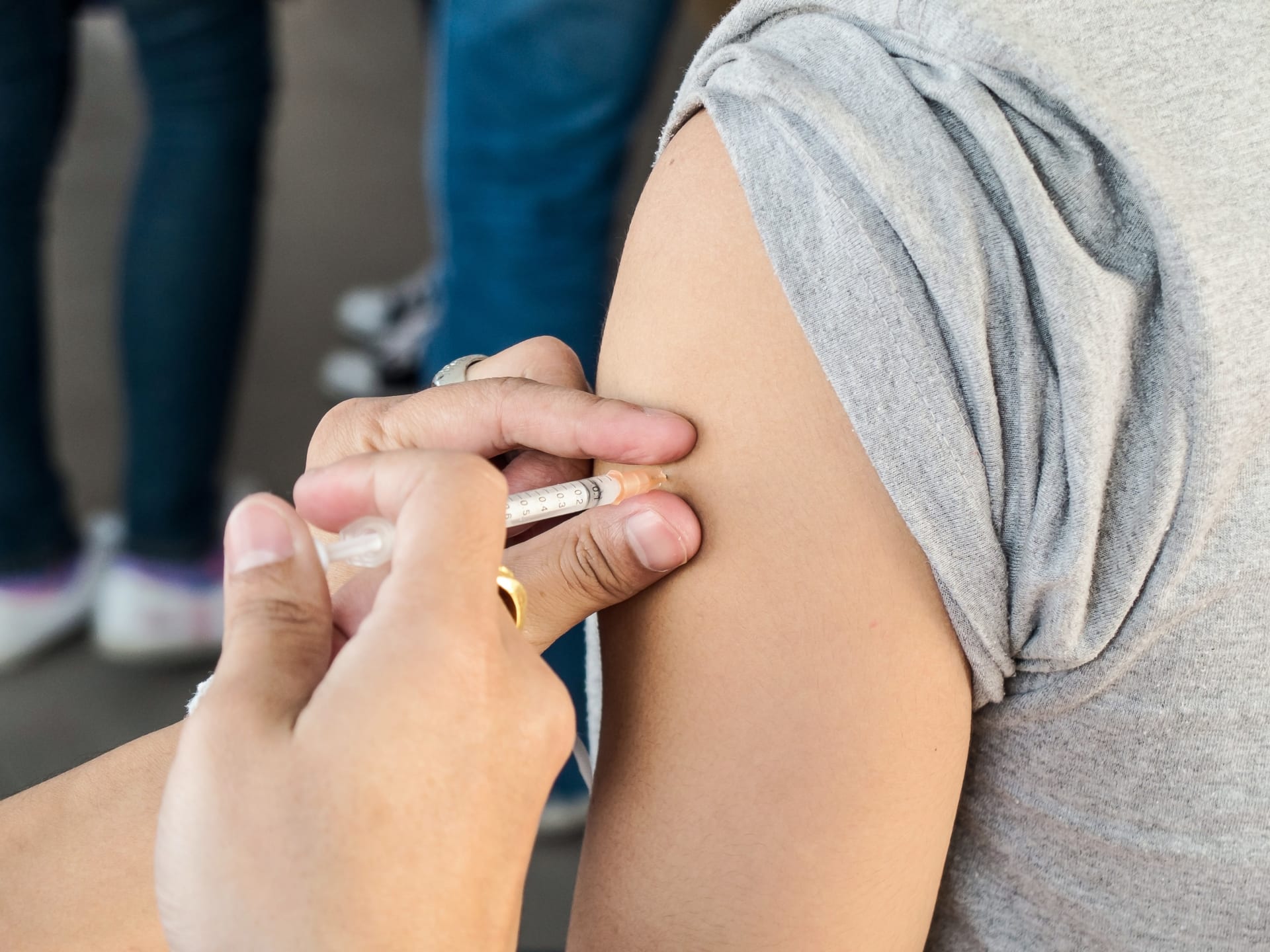Očkování je podle odborníků jedinou šancí, jak pandemii koronaviru zvládnout.