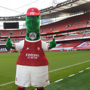Obrovsky populární maskot Gunnersaurus se vrátil na Emirates Stadium