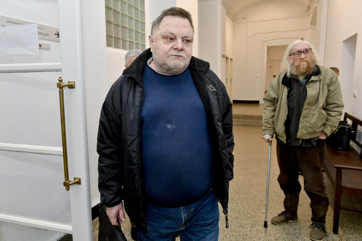 Bývalý příslušník StB Zbyněk Dudek se před soudem zpovídal z údajné šikany Vratislava Brabence.