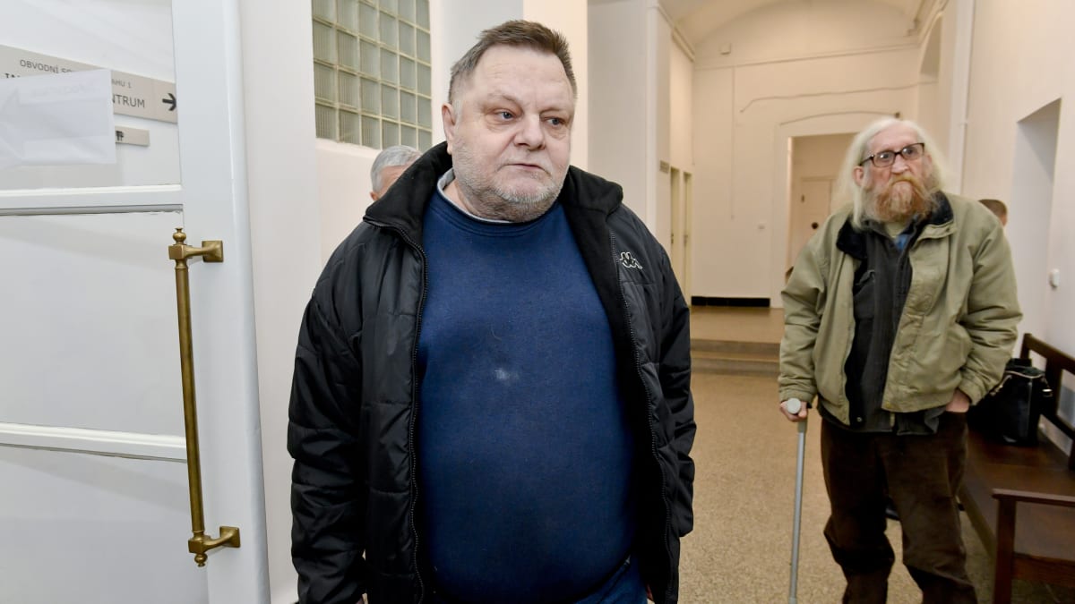 Bývalý příslušník StB Zbyněk Dudek se před soudem zpovídal z údajné šikany Vratislava Brabence.