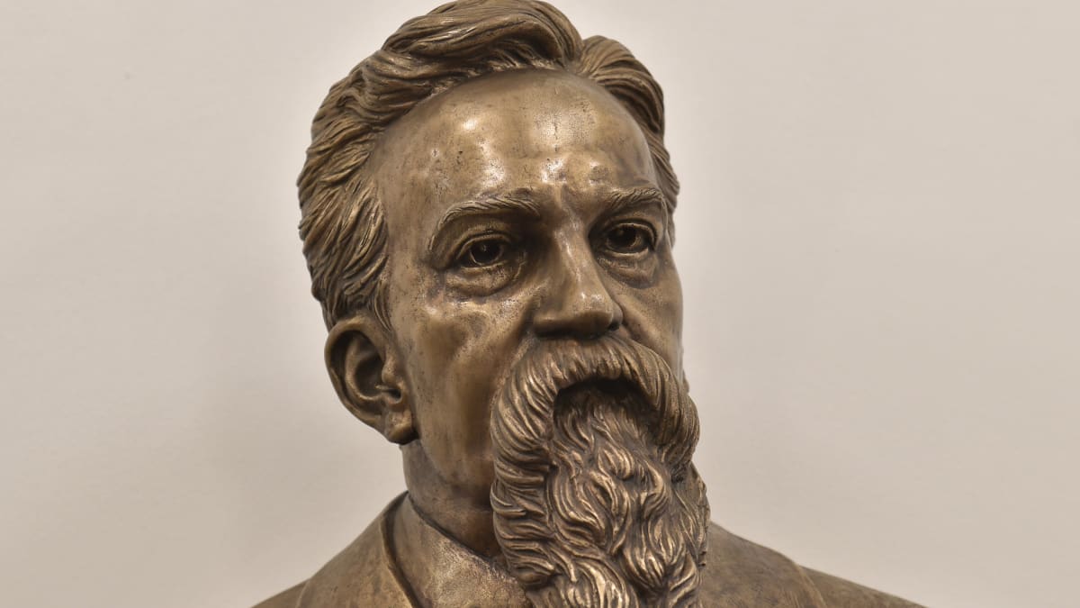 Busta lékaře Eduarda Alberta 