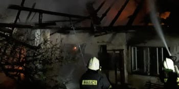 Požár rodinného domu způsobil milionovou škodu. Příčina je zatím neznámá