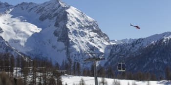 Itálie nechce otevřít sjezdovky ani na Vánoce. Slavný lyžař Tomba se proti tomu bouří