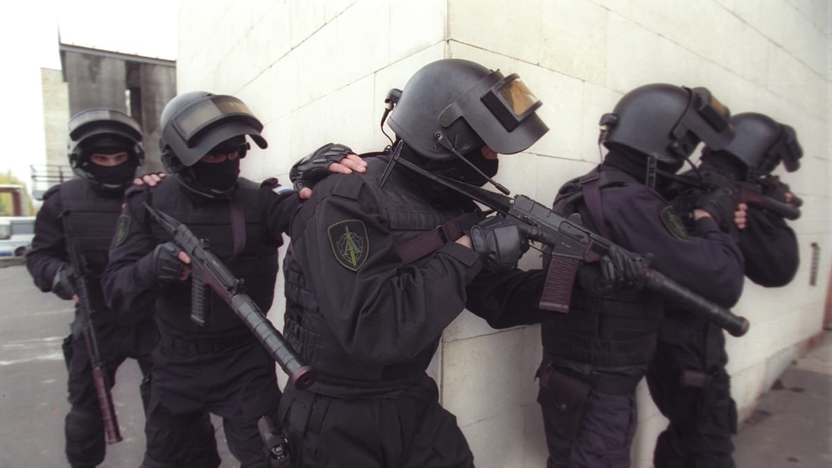 Teroristé podle FSB chtěli spáchat útoky v Moskvě, ruská tajná služba buňku rozbila. 