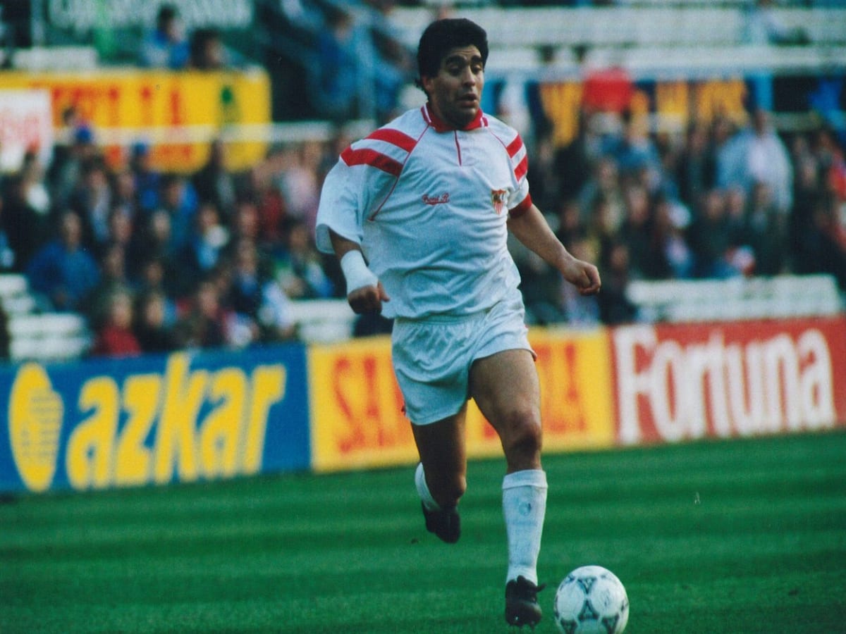Diego Maradona v dresu španělského klubu FC Sevilla